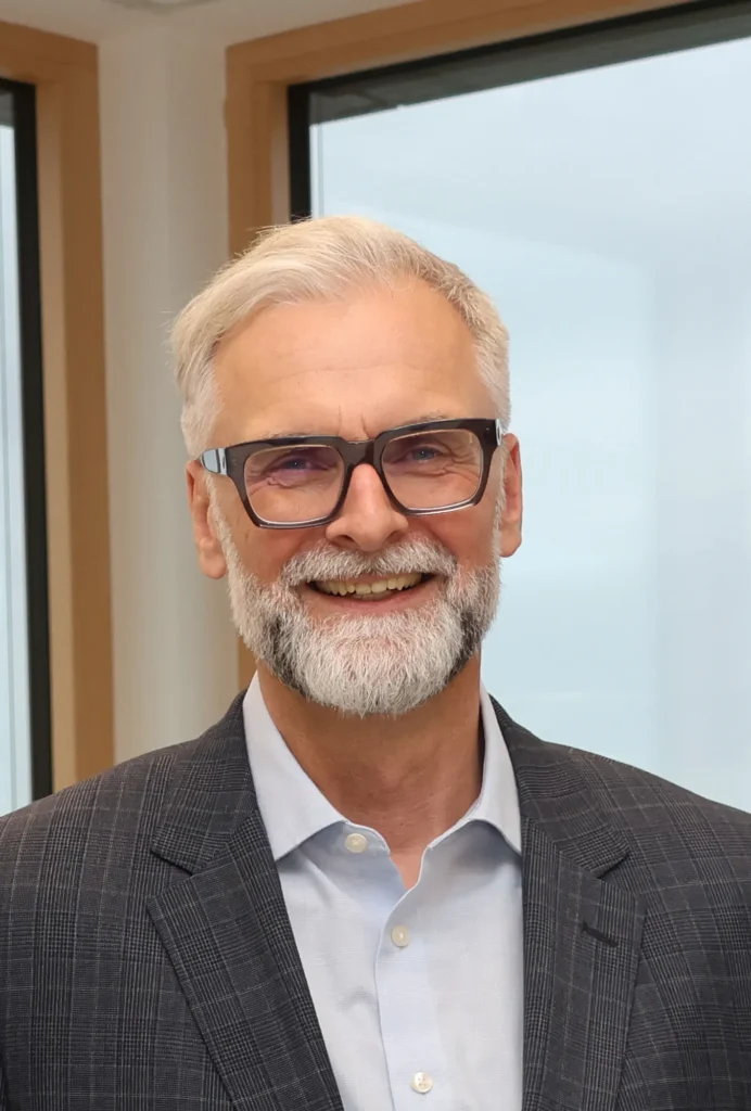 Dr. Gerald Müller verstärkt seit Januar 2026 die Gesamtgeschäftsführung der Pneuhage Gruppe im Zuge einer geregelten Alternsnachfolge