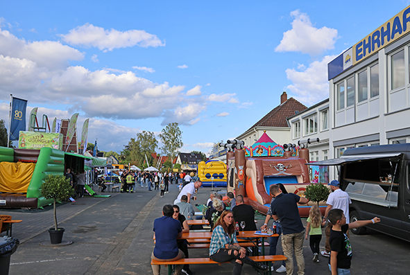 Festgelände zum 80jährigen Jubiläum von Ehrhardt Reifen + Autoservice in Wulften